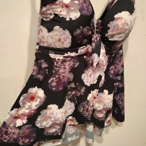 Torrid Floral Padded Tankini Cami Swim Top Sz 2X Built In Bra Retro Rockabilly - Picture 3 of 8